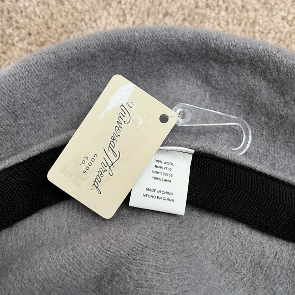 Universal Thread Wool Newsboy - Picture 4 of 5